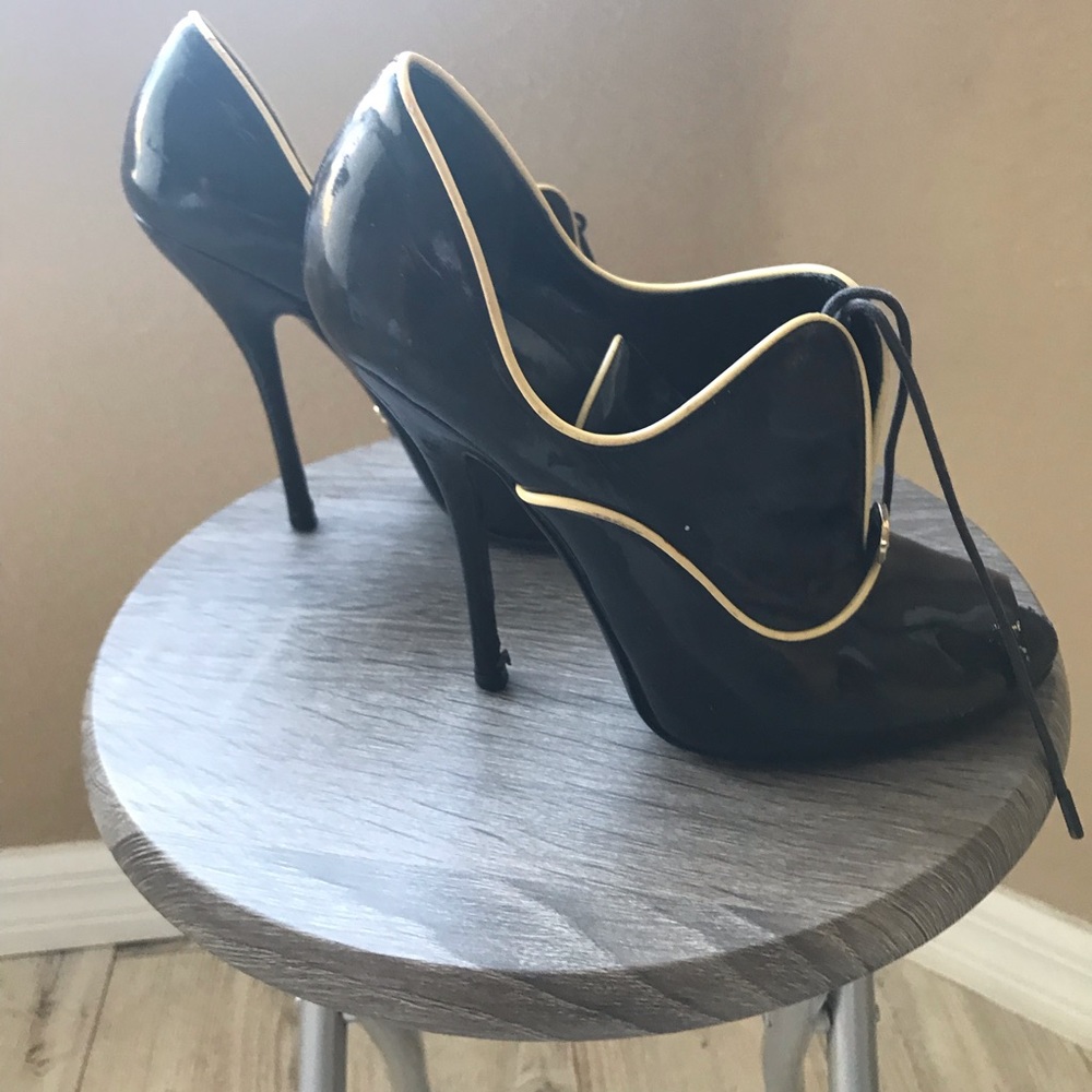 Gucci patent heels